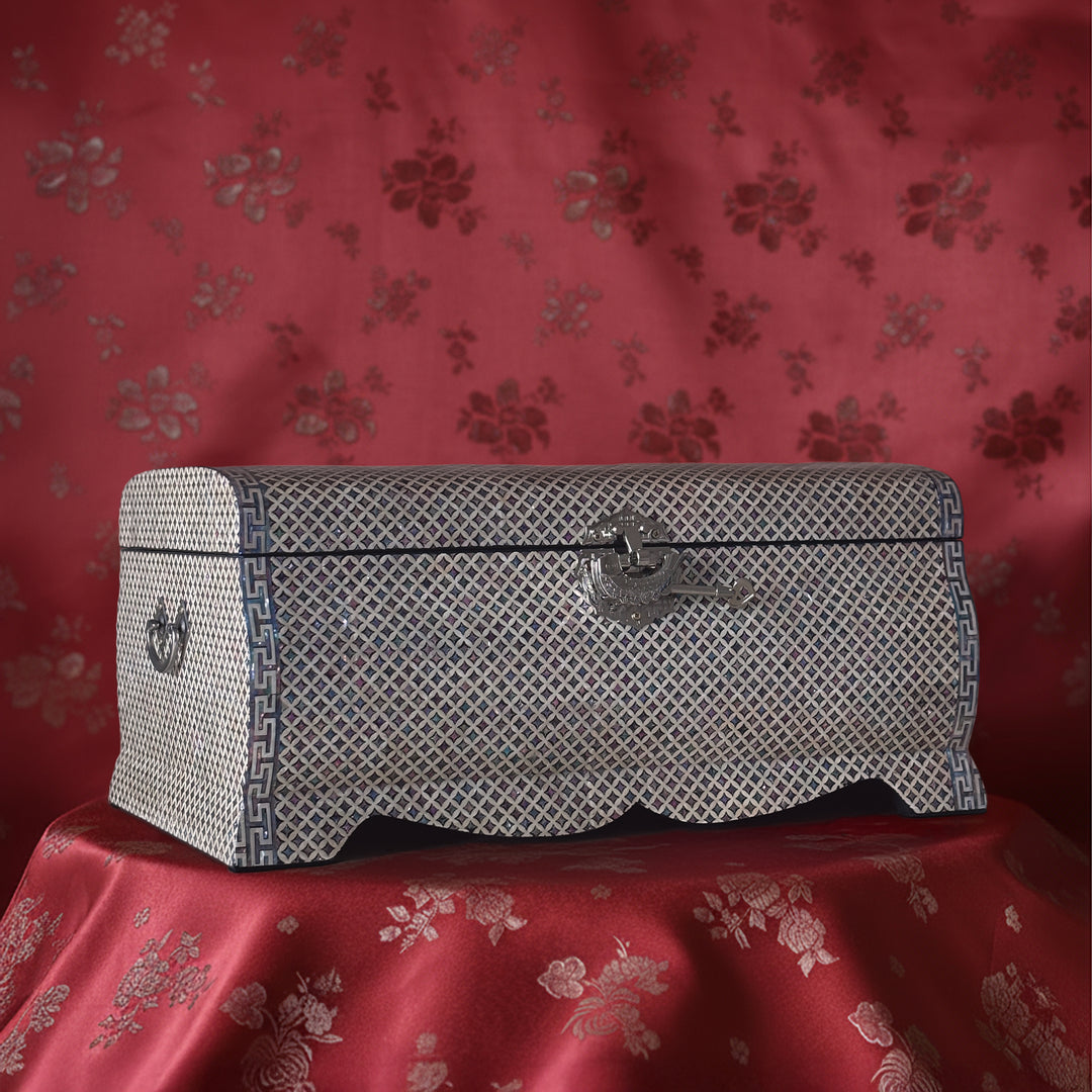 Mother of Pearl Jewelry Box: Extra-Large Curved Chest with Chilbo Lattice Pattern