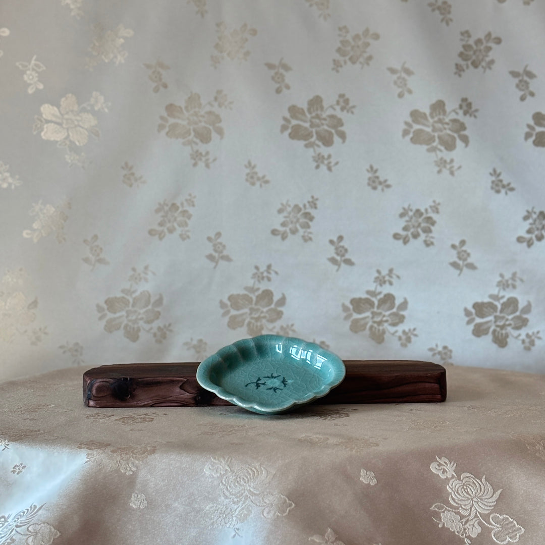 Celadon Jongji Set: Traditional Miniature Dishes for Sauces and Banchan