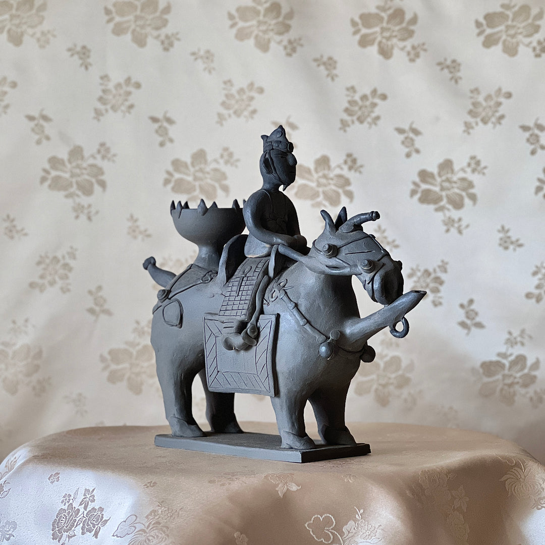 Silla Earthenware: Paired Horse-and-Rider Vessels with Master and Attendant Figures