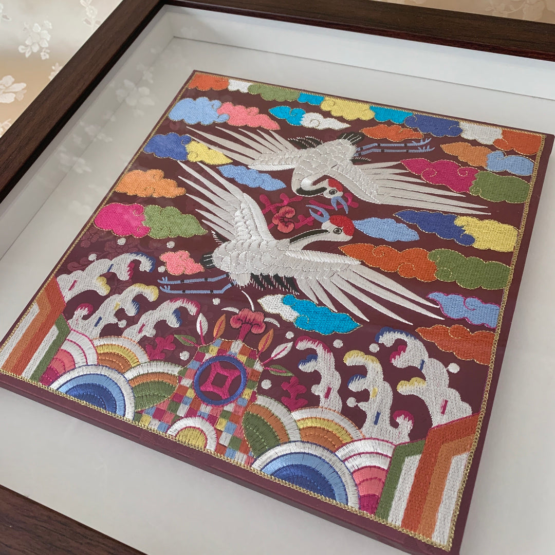 Embroidery with Crane Pattern in Minor Damaged Wooden Frame (대형 쌍학흉배 손자수 액자)