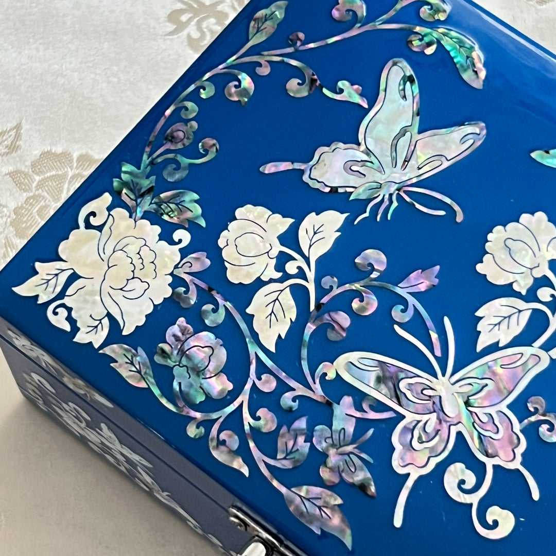 Mother of Pearl Blue Jewelry Box with Butterfly and Peony Pattern (자개 호접 목단문 보석함)