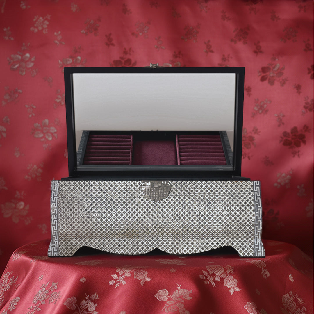 Mother of Pearl Jewelry Box: Extra-Large Curved Chest with Chilbo Lattice Pattern