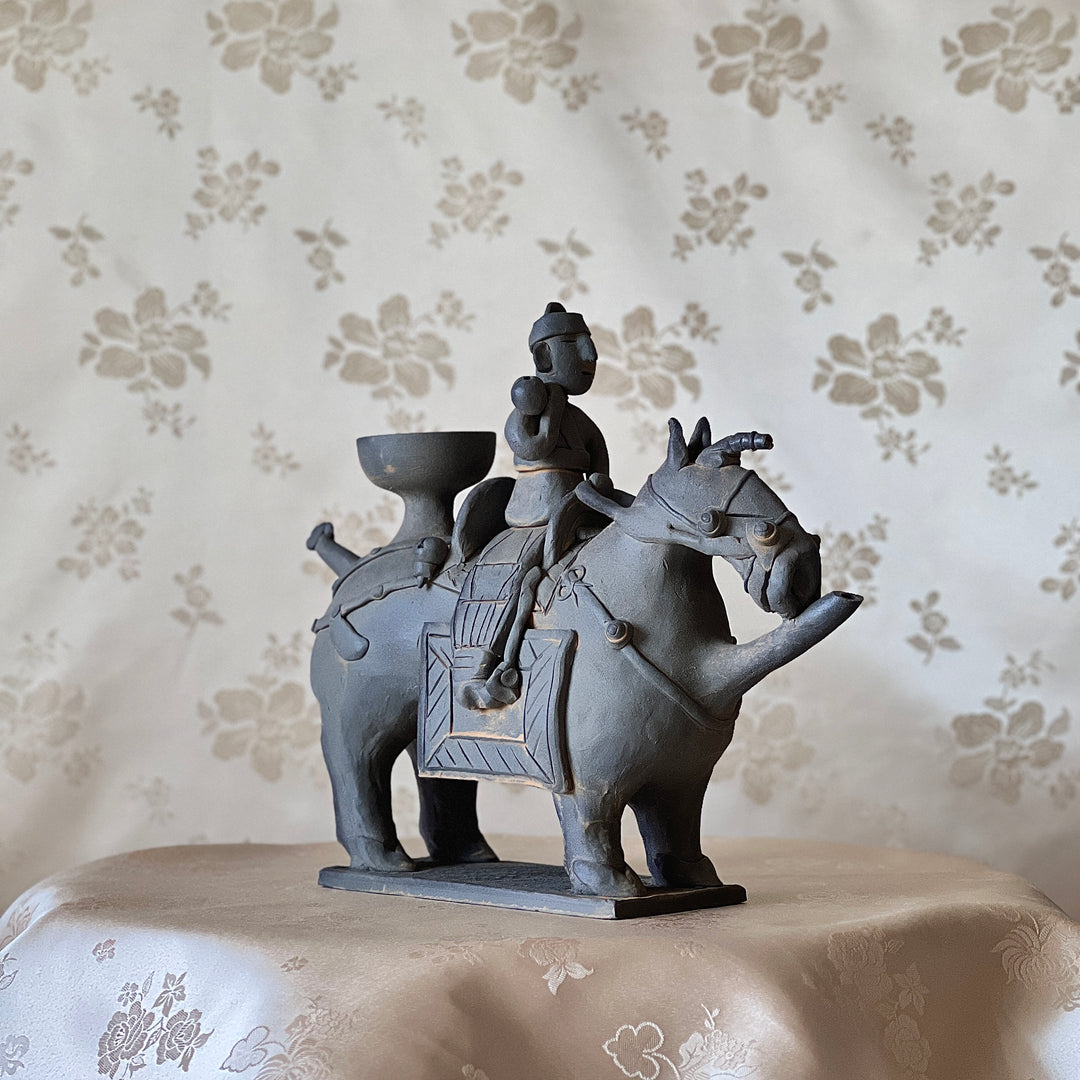 Silla Earthenware: Paired Horse-and-Rider Vessels with Master and Attendant Figures