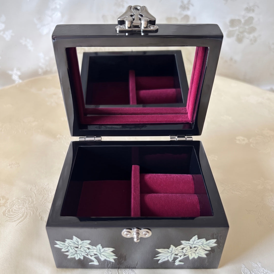 Mother-of-Pearl Ring Box: Bear, Rocky Mountains, Inuksuk and Maple Leaf Motifs