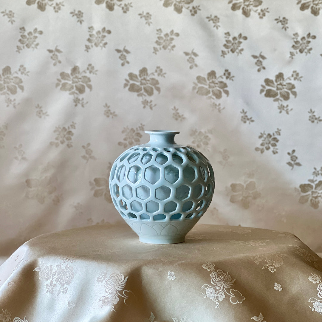 White Porcelain Double-Walled Openwork Vase: Tortoise-Shell Lattice with Incised Cloud and Crane Motif