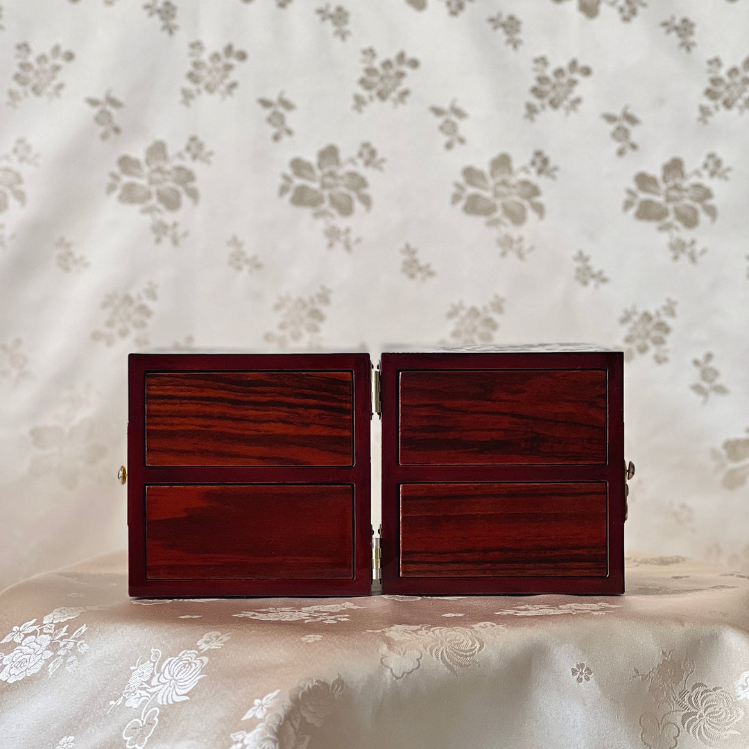 Mother-of-Pearl Double Chest (Ssanghap): Grand-Scale, Crane Family beneath Pine Trees
