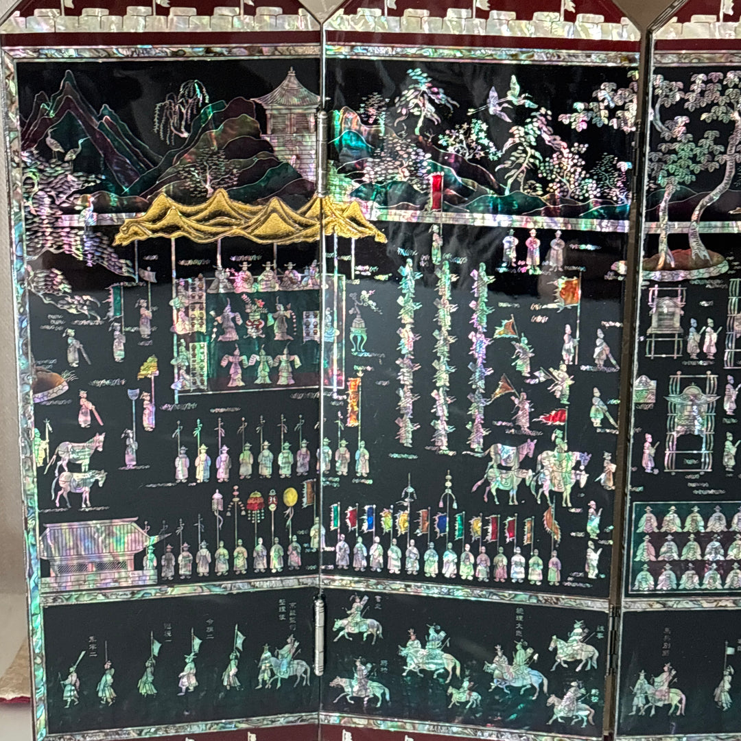 Mother-of-Pearl Folding Screen: Banquet Procession Motif Inspired by Royal Tradition