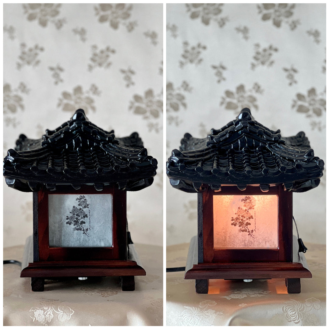Holz-Akzenttischlampe in Hausform mit Ziegeldach, mittlerer Größe (한옥 기와집 램프)