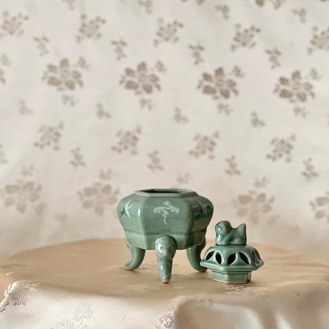 Celadon Hexagon Shaped Incense Burner with Inlaid Crane and Cloud Pattern and Lion Shaped Openwork Cover (청자 운학문 육각 향로)