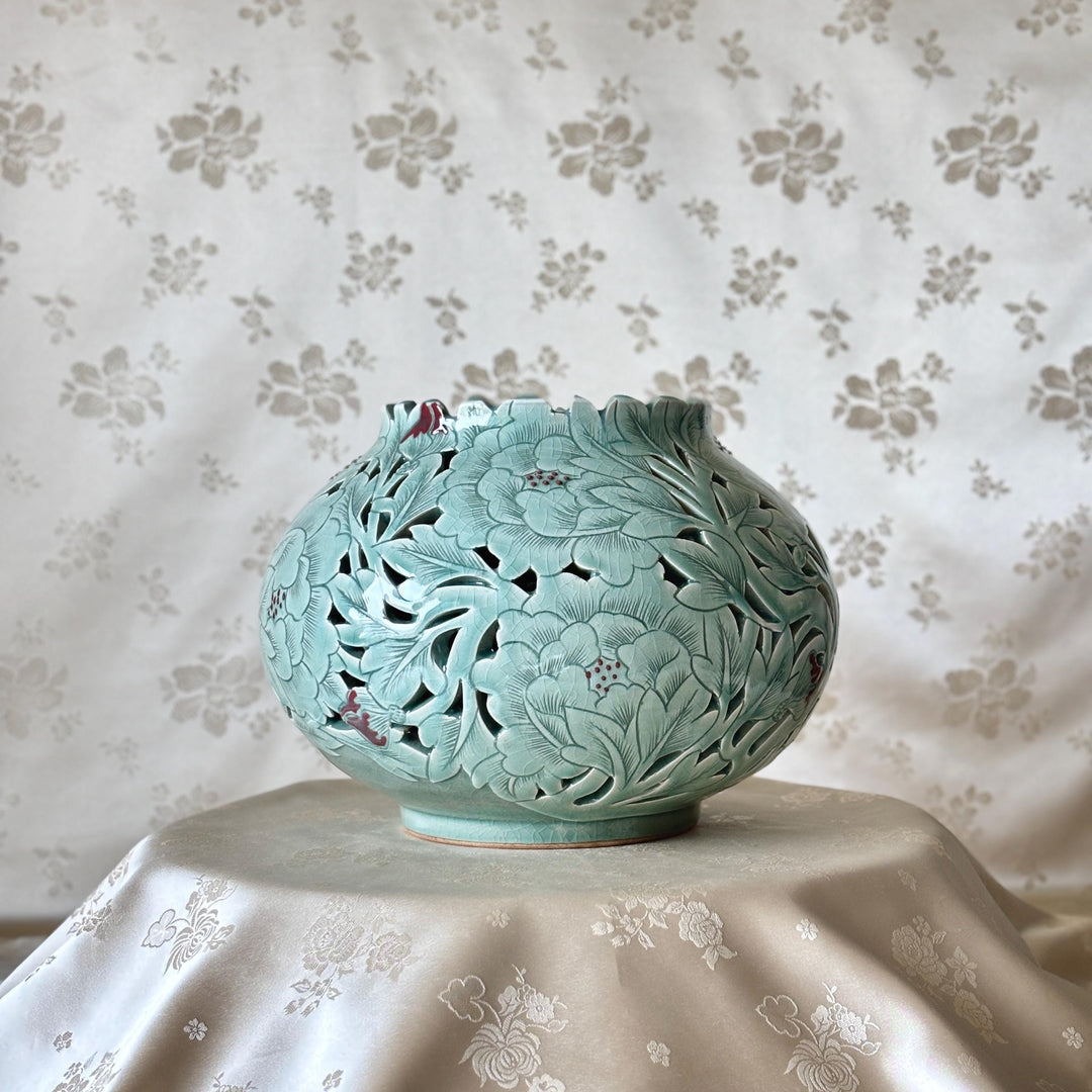 Celadon Large-Scale Openwork Vessel Trio: Peony Motif in White-Slip Sgraffito (Bakji)