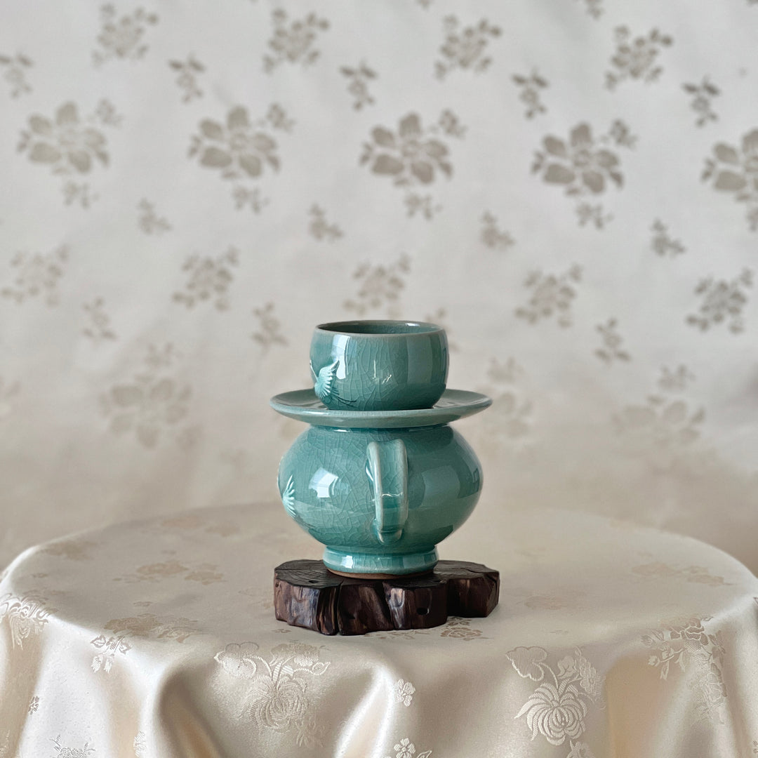 Celadon Gye-yeong Bae (Sobriety Cup): Embossed Crane Motif by Master Artisan