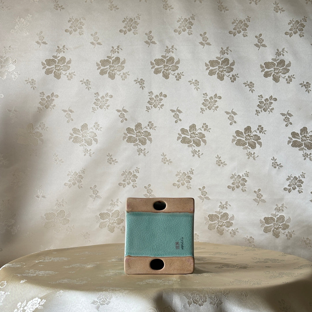 Celadon Sanjo Gayageum with Inlaid Plum Blossoms – A Masterpiece by a Master Artisan