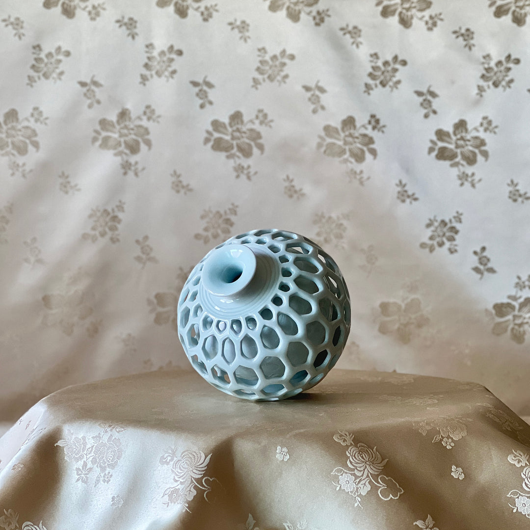 White Porcelain Double-Walled Openwork Vase: Tortoise-Shell Lattice with Incised Cloud and Crane Motif