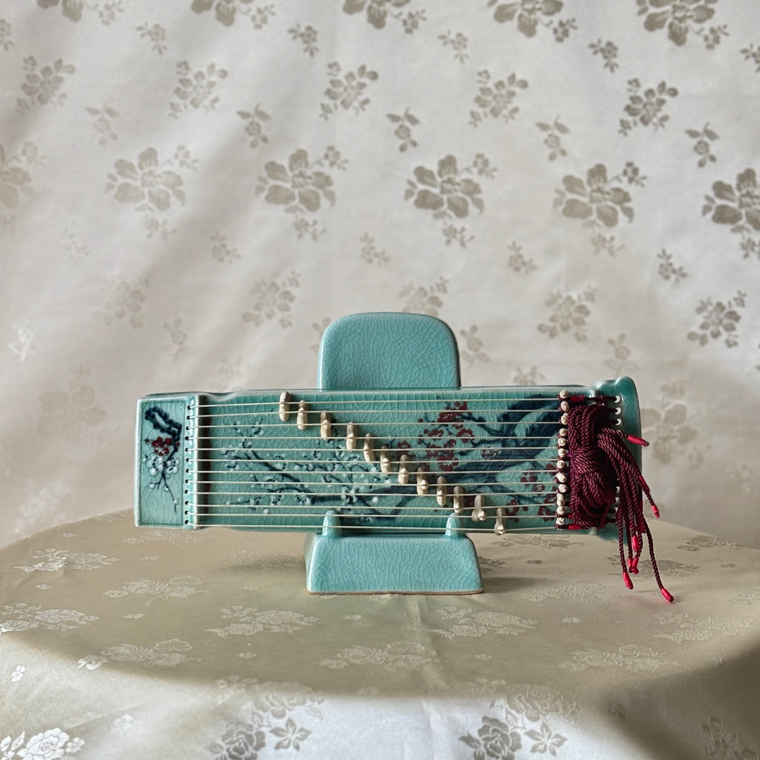 Celadon Sanjo Gayageum with Inlaid Plum Blossoms – A Masterpiece by a Master Artisan