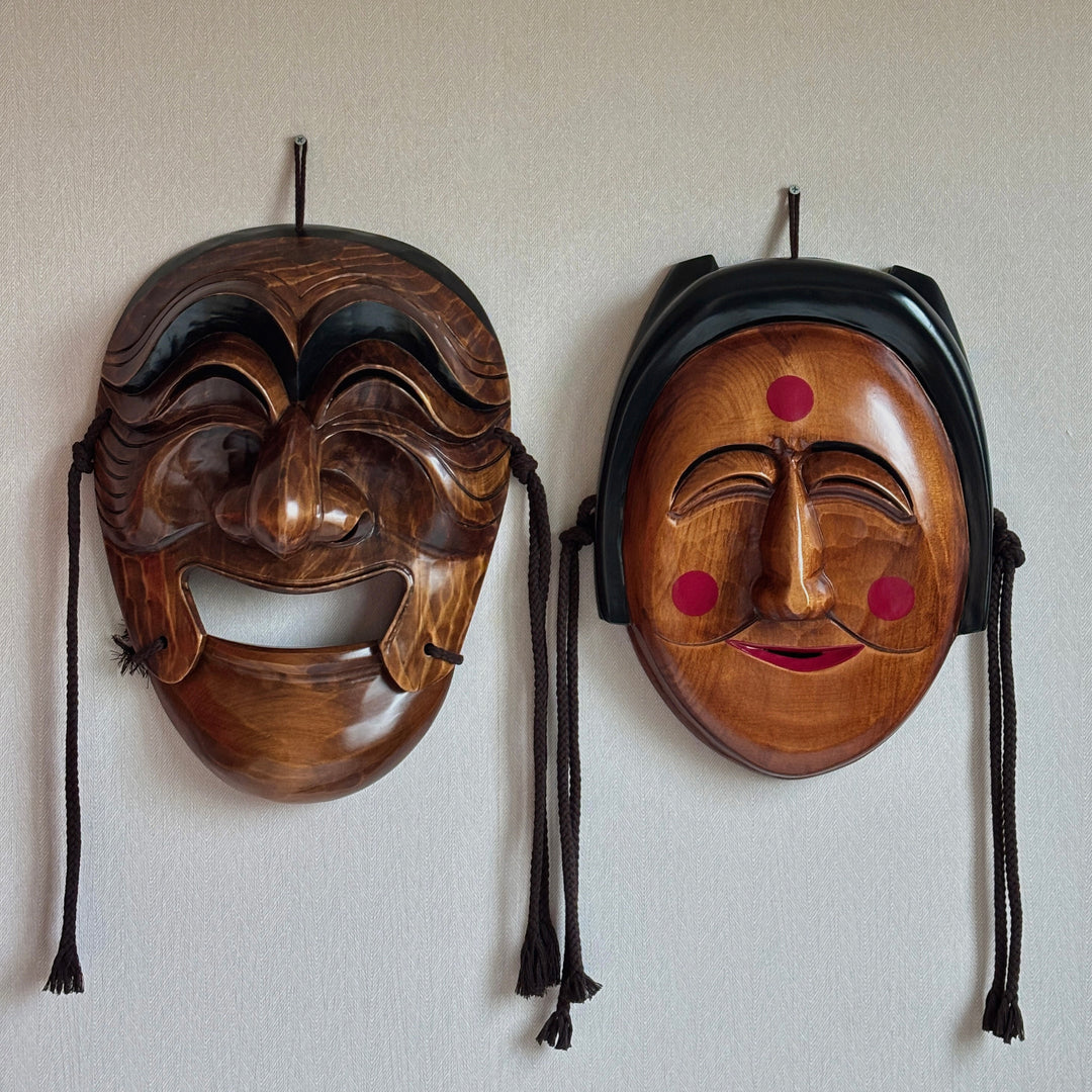 Wooden Hahoe Mask Set: Grand-Scale Nobleman and Bu-Ne Character for Wall Decor