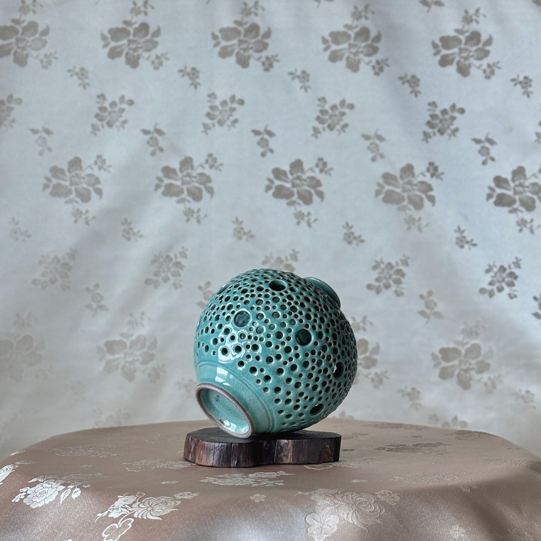 Celadon Vase: Double-Walled Openwork with Crane Motif and Celestial Openwork Exterior