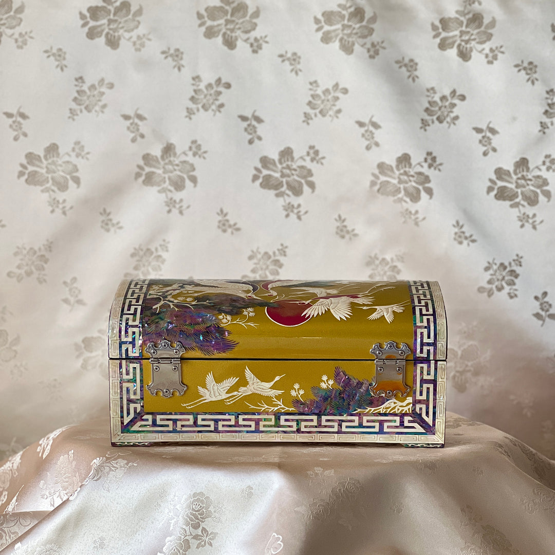 Mother-of-Pearl Jewelry Box: Pine and Crane Motif on Gold Ground
