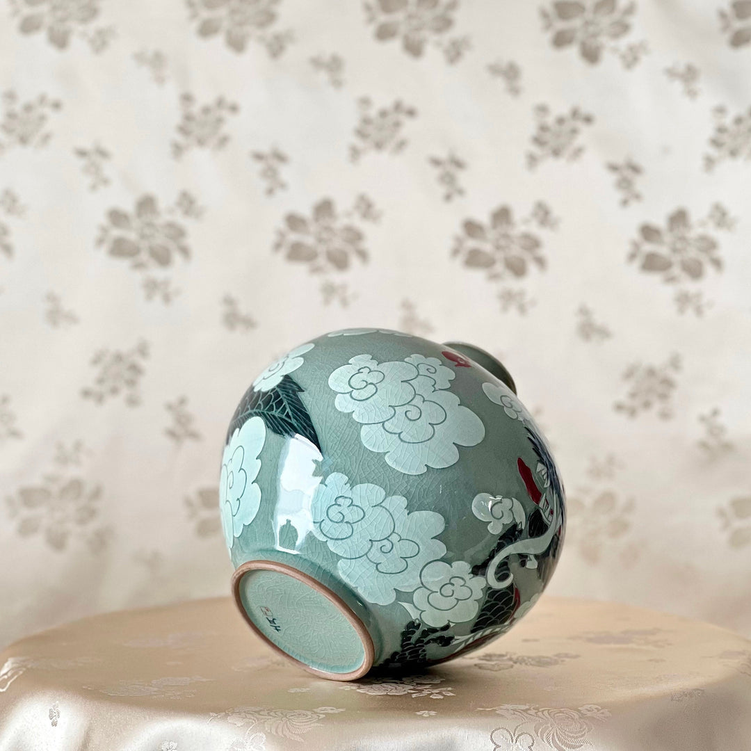 Celadon-Vase mit Muster aus Drache, Wolke und Sonne (청자 용운문 호)