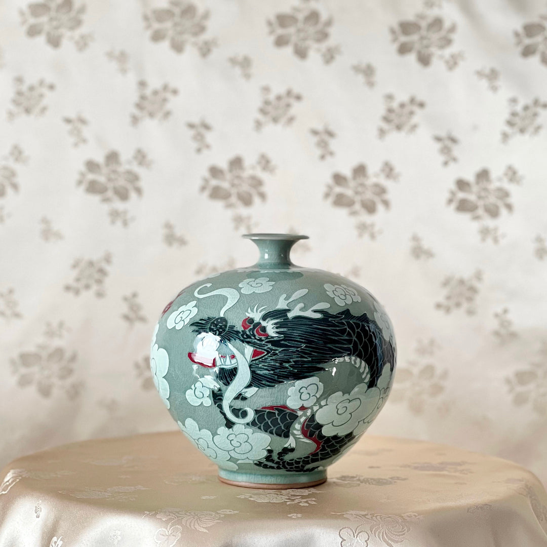 Celadon Vase with Pattern of Dragon, Cloud and Sun (청자 용운문 호)
