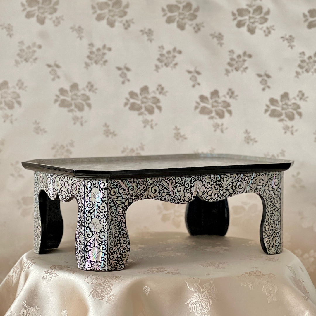 Mother of Pearl Tea Table or Stand with Inlaid Pattern of Vine and Flowers (자개 당초문 찻상)