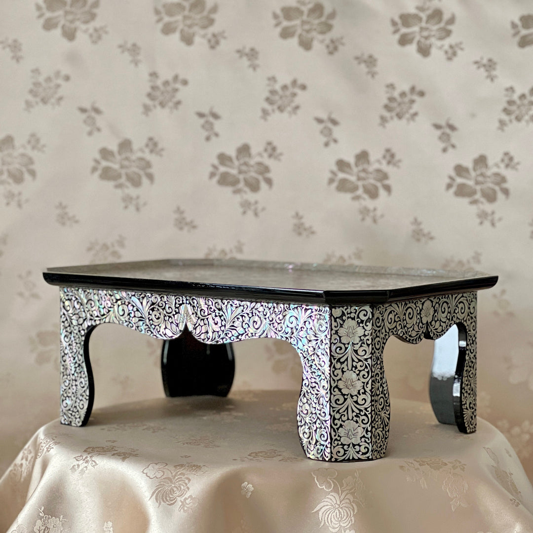 Mother of Pearl Tea Table or Stand with Inlaid Pattern of Vine and Flowers (자개 당초문 찻상)