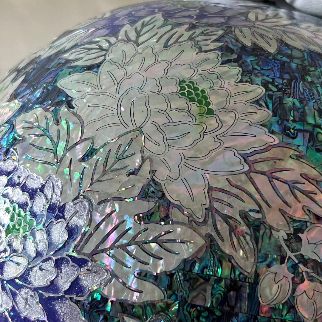 Ceramic Mother of Pearl Vase with Pattern of Peonies (자개 목단문 호)