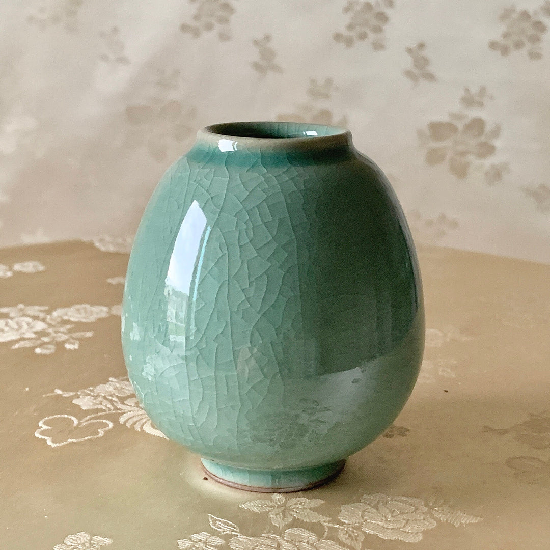 Celadon Set of Miniature Vases without Pattern (청자 무지 호 미니어처 세트)