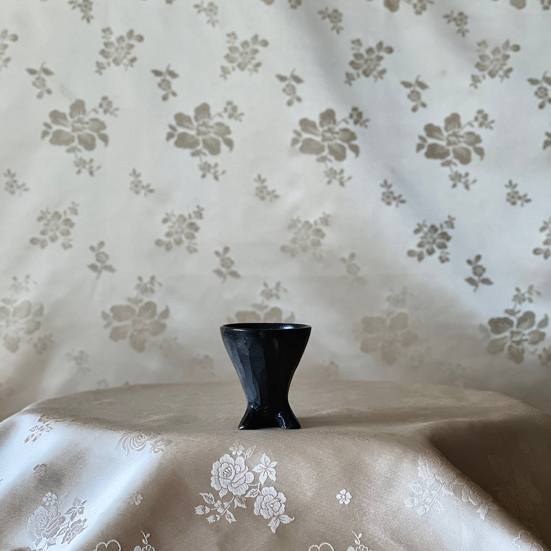 Gaya Earthenware Horse-Head Horn Cup Pair: Large and Small Forms
