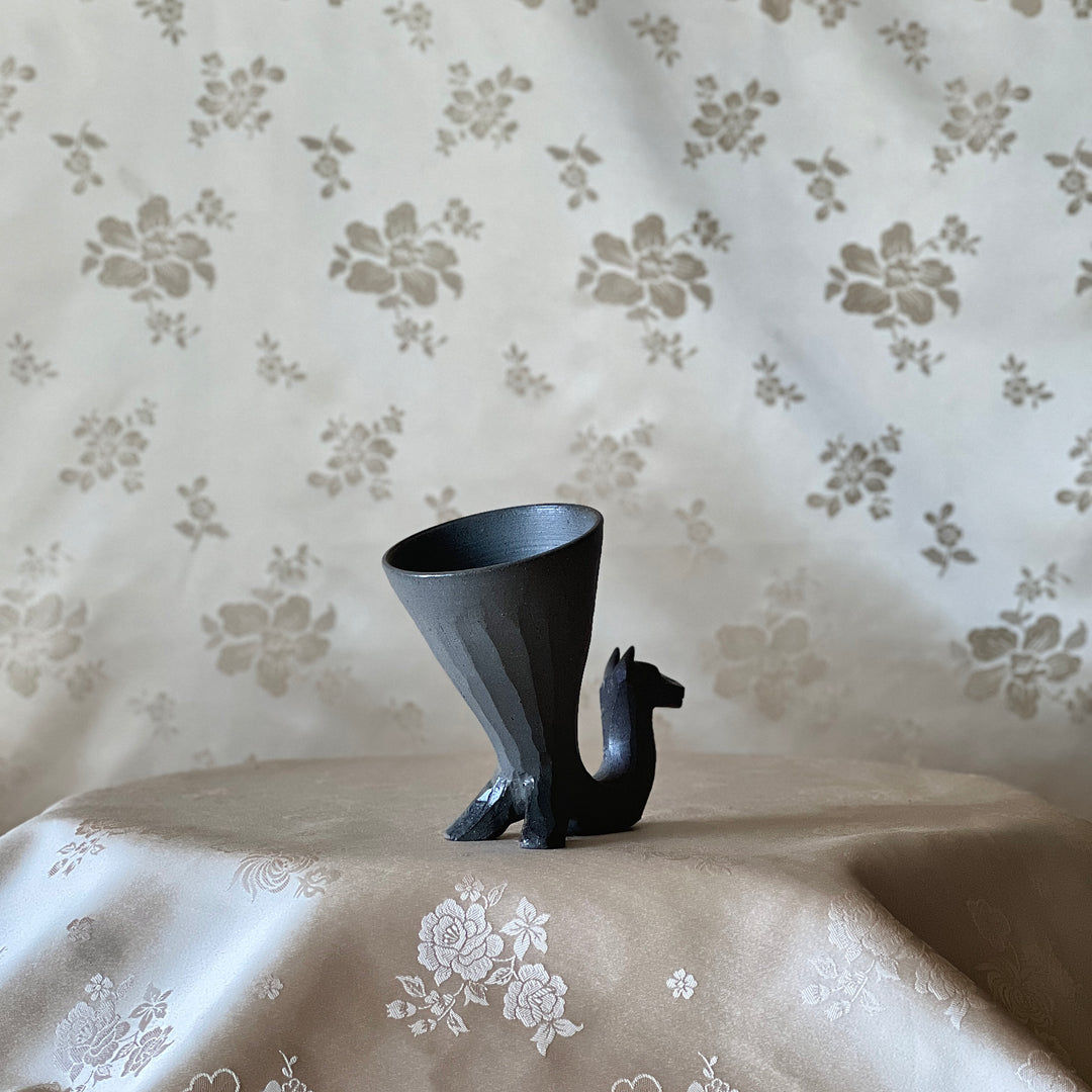 Gaya Earthenware Horse-Head Horn Cup Pair: Large and Small Forms