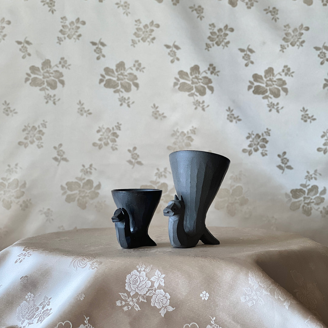 Gaya Earthenware Horse-Head Horn Cup Pair: Large and Small Forms