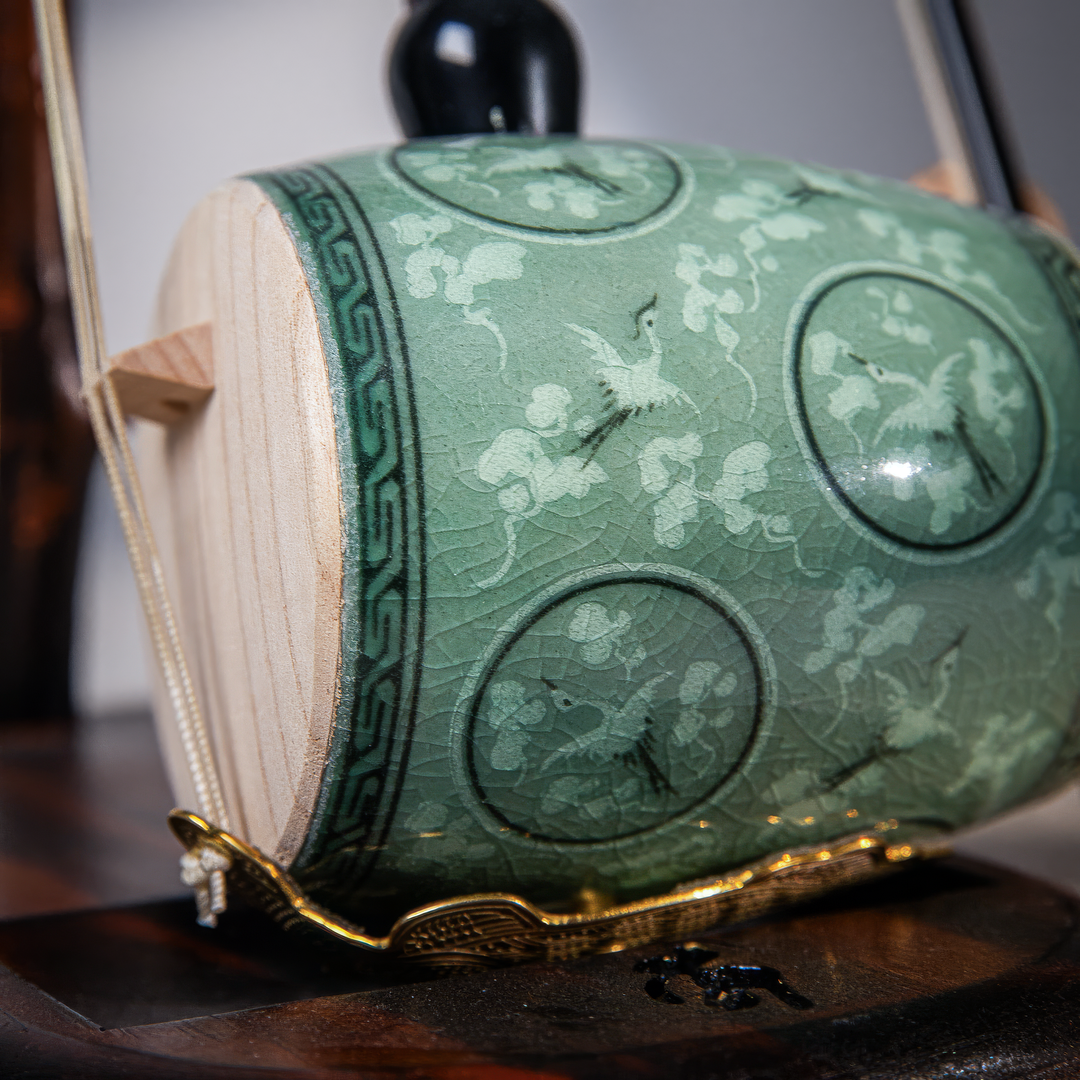 Celadon Haegeum: Inlaid Cloud-and-Crane Motif