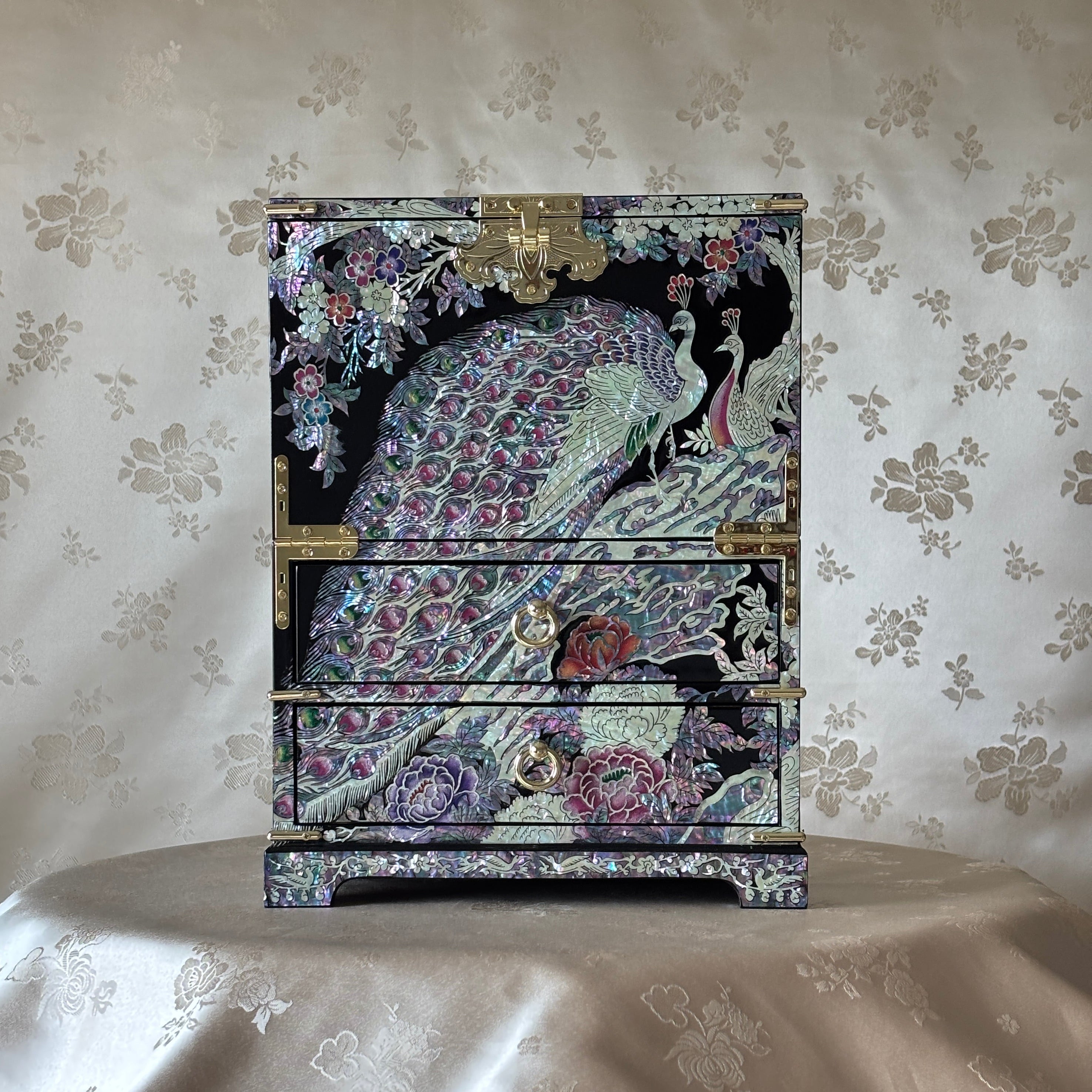 Korean traditional mother of pearl peacock jewelry box