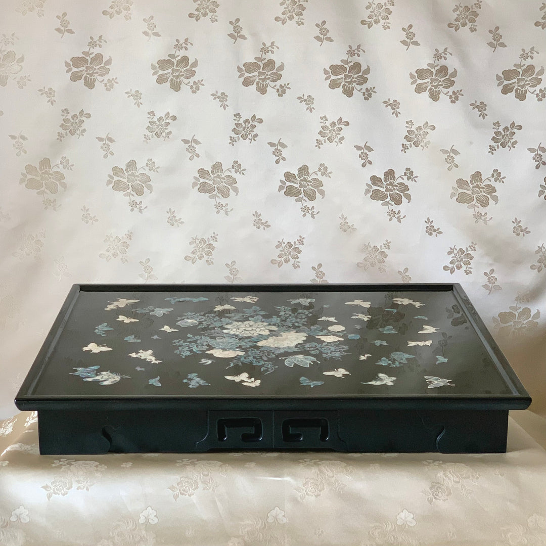 Mother of Pearl Table with Beutiful Foldable Legs and Pattern of Butterflies and Peony (모란 호접문 자개상)