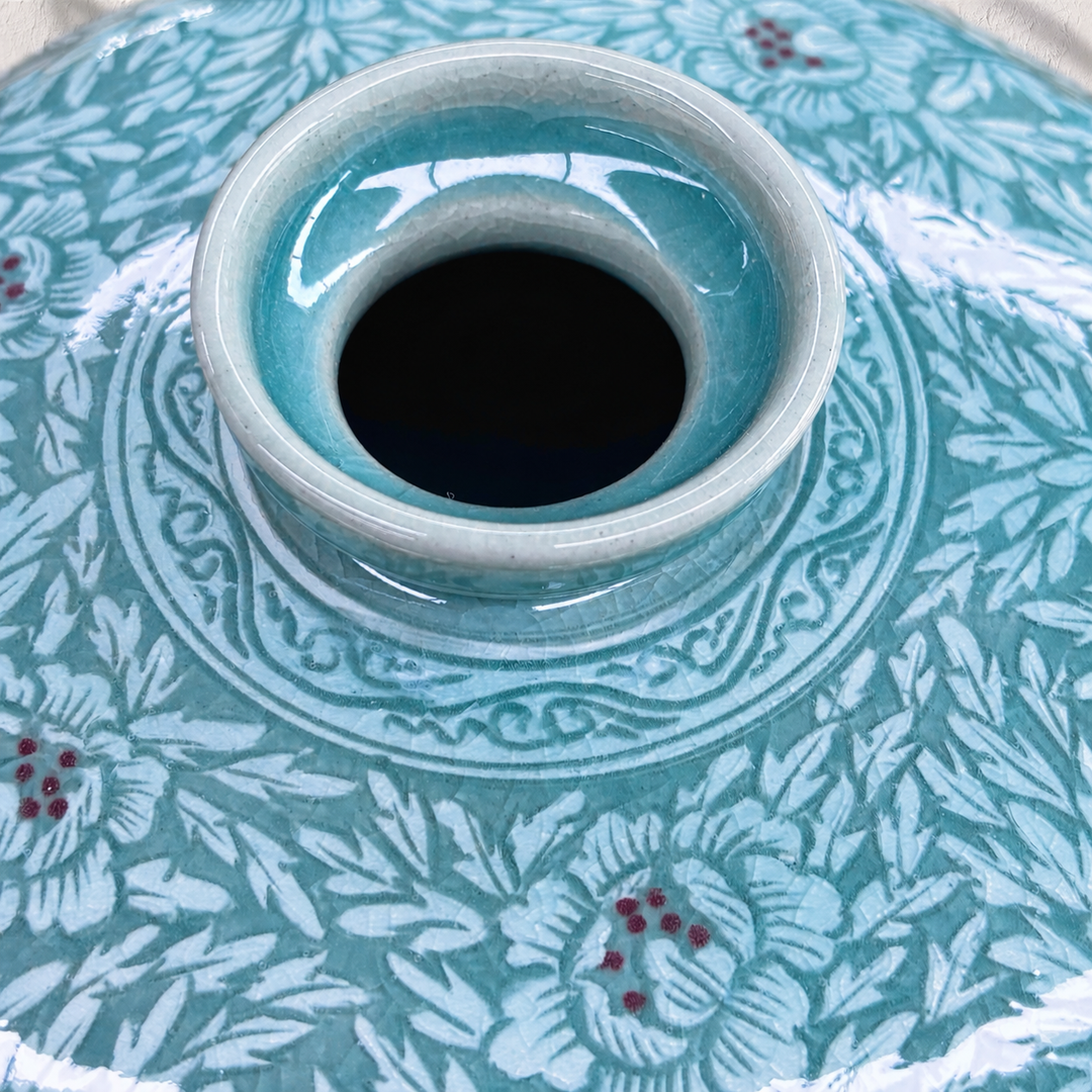 Seladon-Gefäß (Ho): Yeollimun Mixed-Clay Technik von Meisterhandwerker