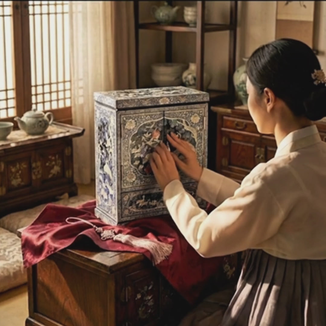 Grand Mother of Pearl Double-Door Jewelry Chest: Sipjangsaeng (Ten Symbols of Longevity)