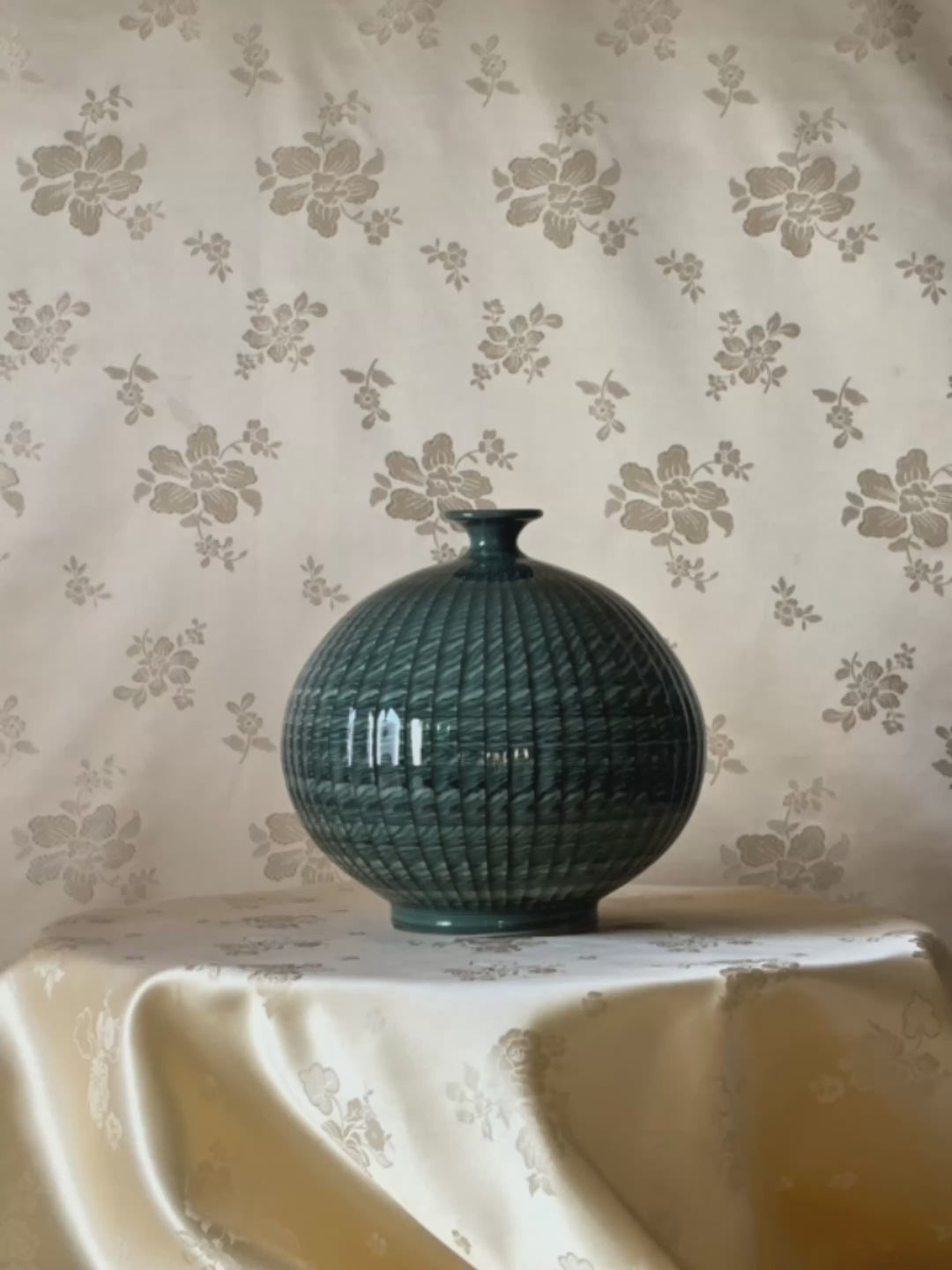 Celadon Vase (Ho): Yeollimun Mixed-Clay Technique by Master Artisan
