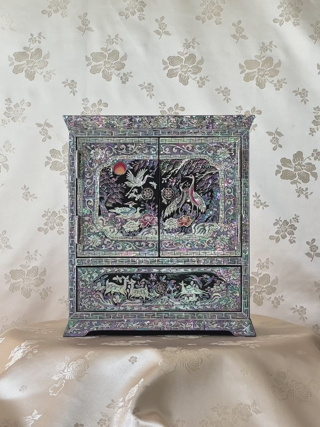 Mother-of-Pearl Double-Door Jewelry Chest: Longevity Motif, Black Ground