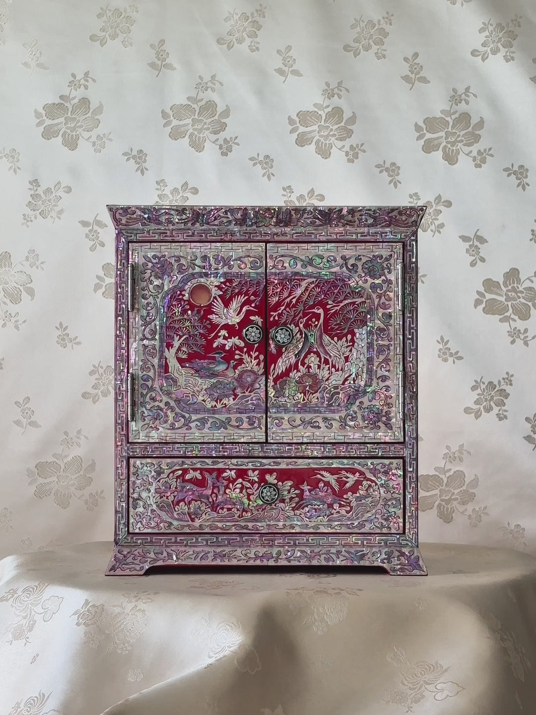 Mother-of-Pearl Double-Door Jewelry Chest: Longevity Motif, Red Ground