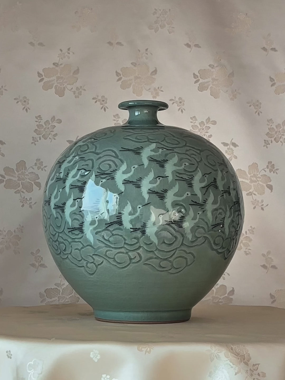 Celadon Vase: Inlaid Flying Cranes and Carved Cloud Motif