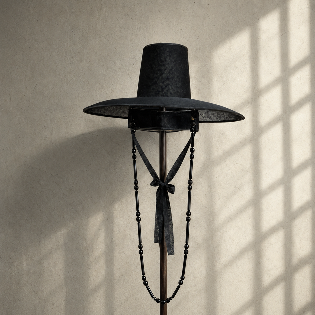 Traditional Hat ‘Gat’: Double-Layered Wide Brim, Symbol of Grace and Authority