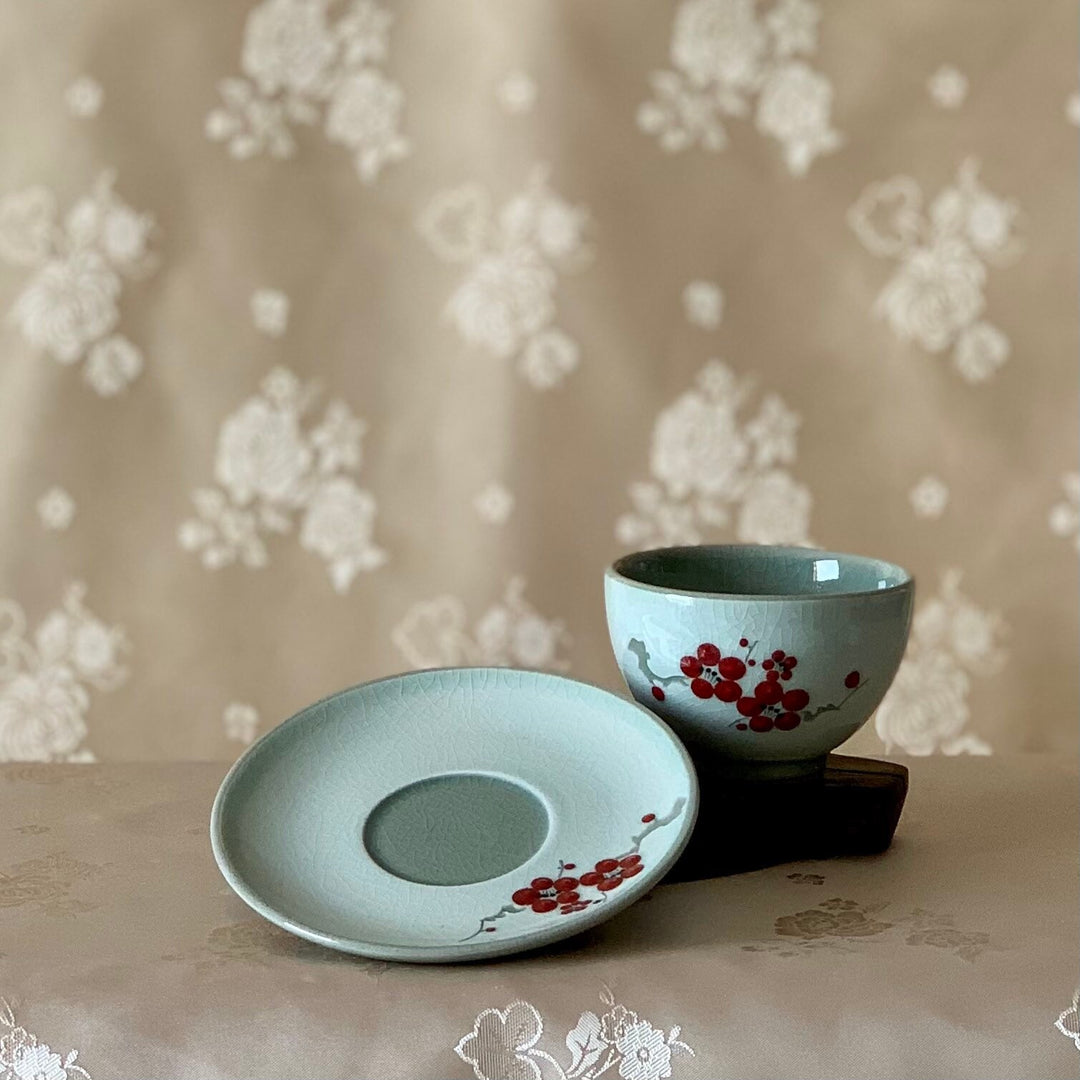 韓国の伝統的な青磁茶器セット - 赤い花模様