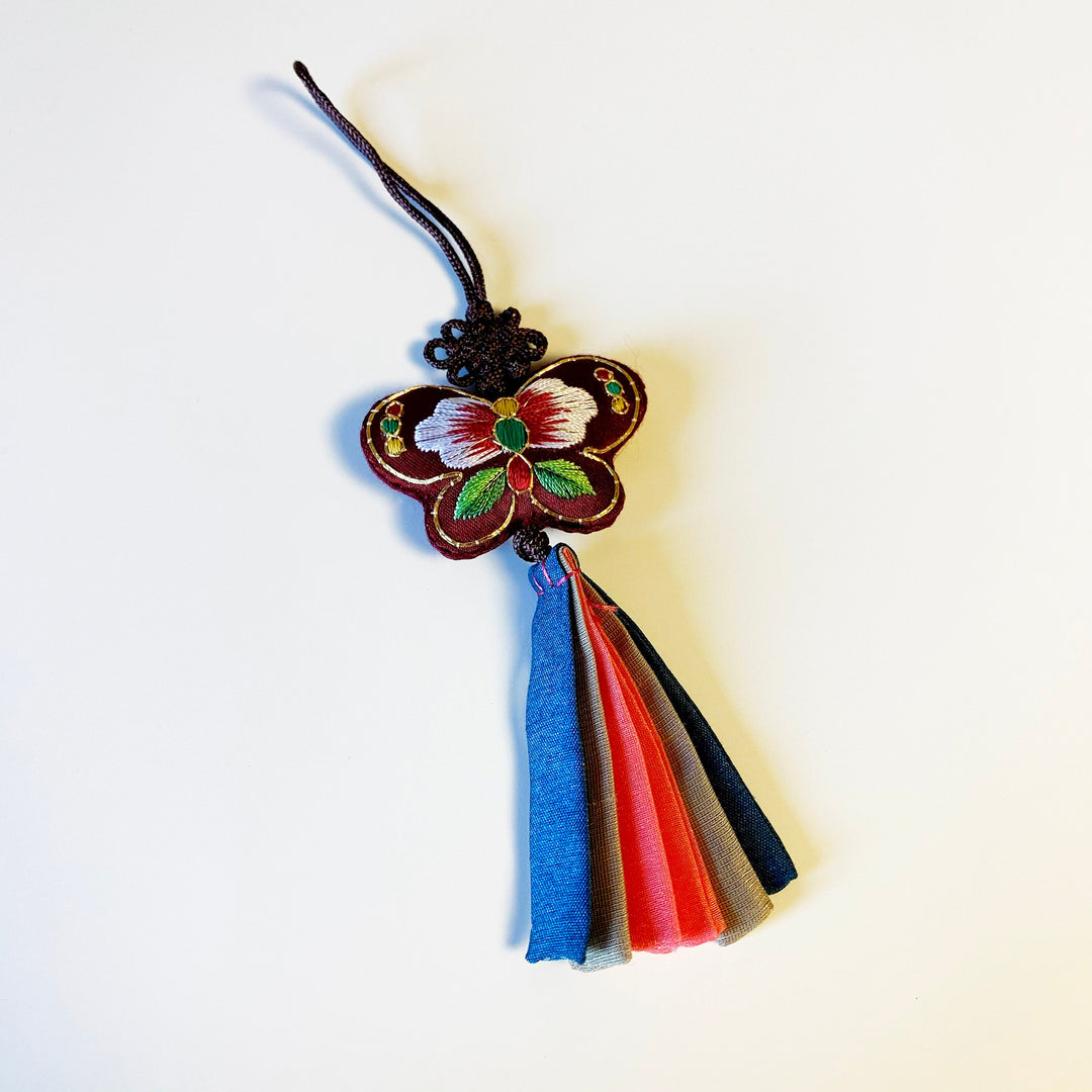 Norigae – traditioneller koreanischer Hanbok-Accessoire-Schmetterling