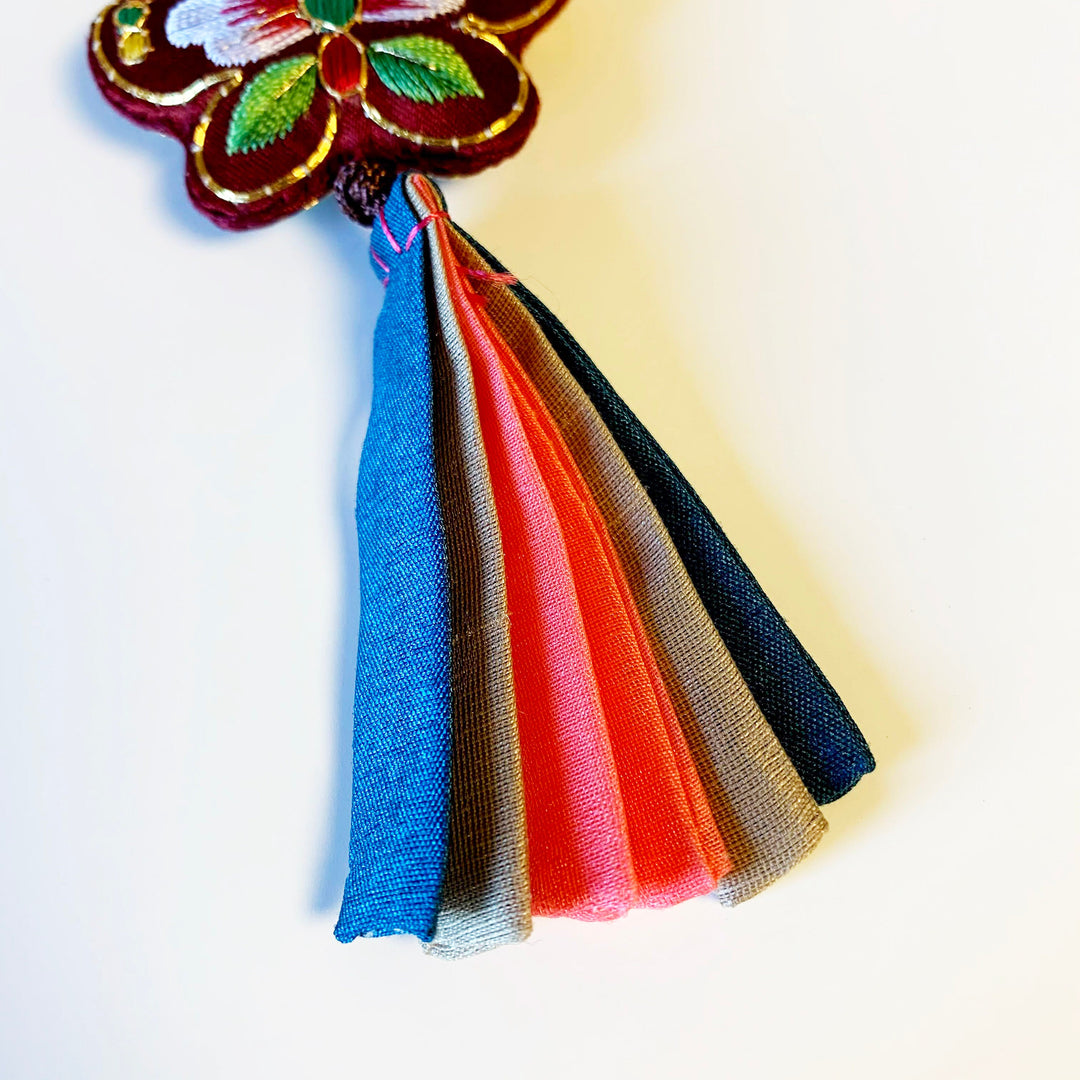 ノリゲ - 韓国の伝統的な韓服アクセサリーの蝶