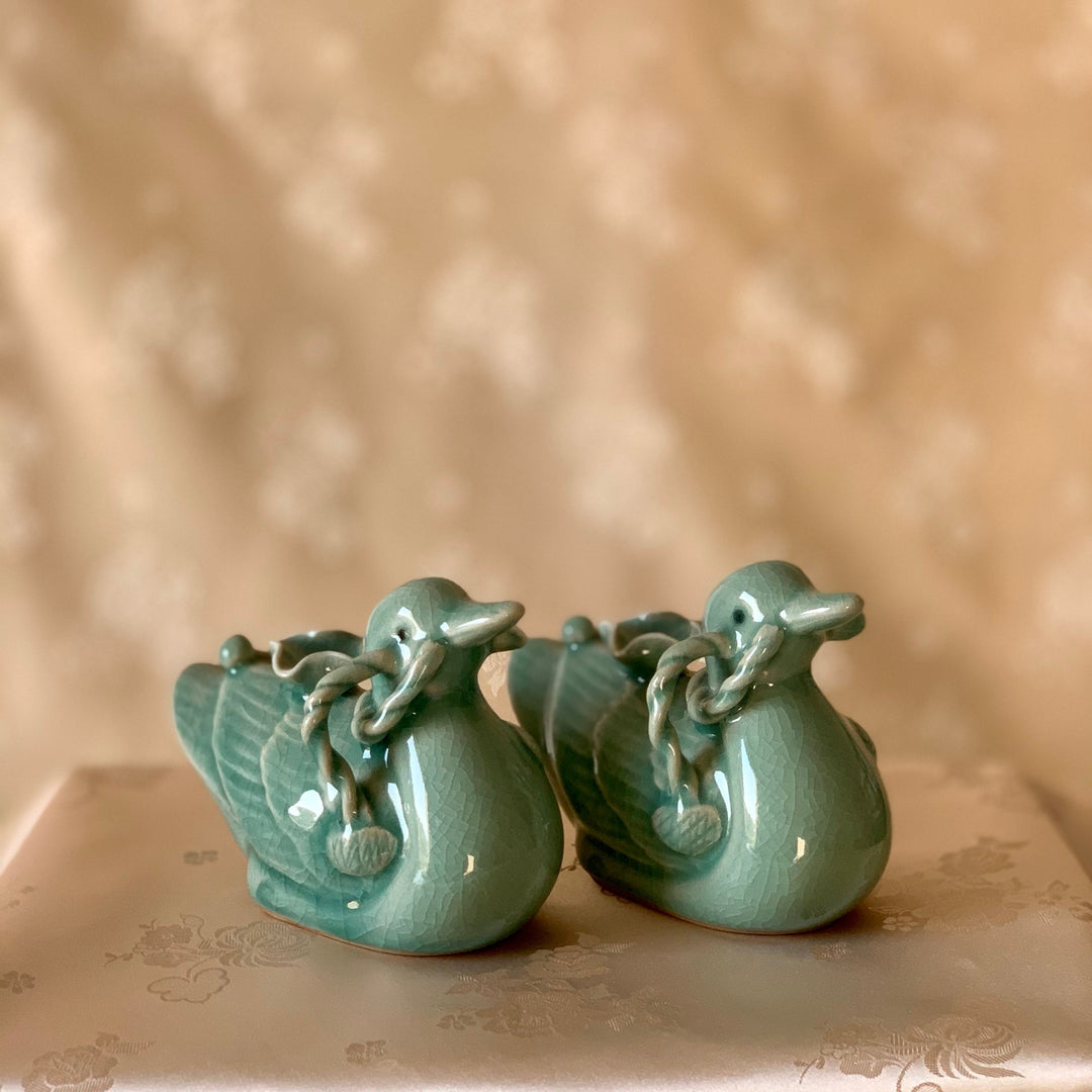 Celadon Set of Two Duck Shaped Water Dropper for Calligraphy (청자 오리연적 세트)