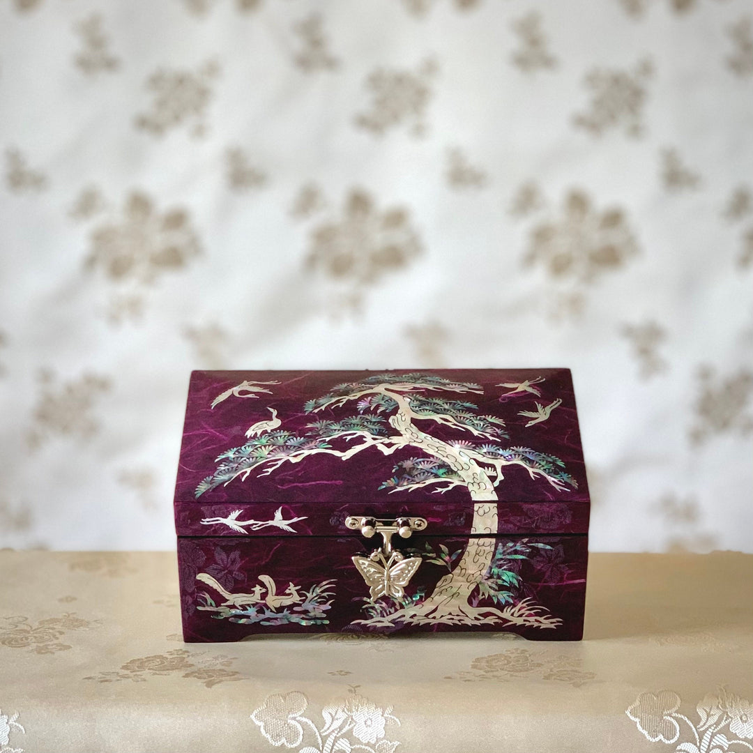 韓国の伝統的な松と鶴の模様のマザーオブパールの手作りジュエリーボックス
