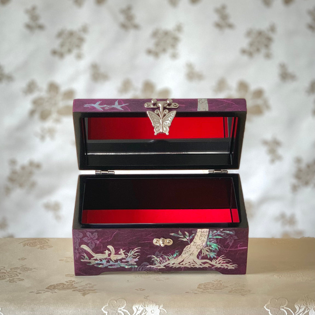 韓国の伝統的な松と鶴の模様のマザーオブパールの手作りジュエリーボックス