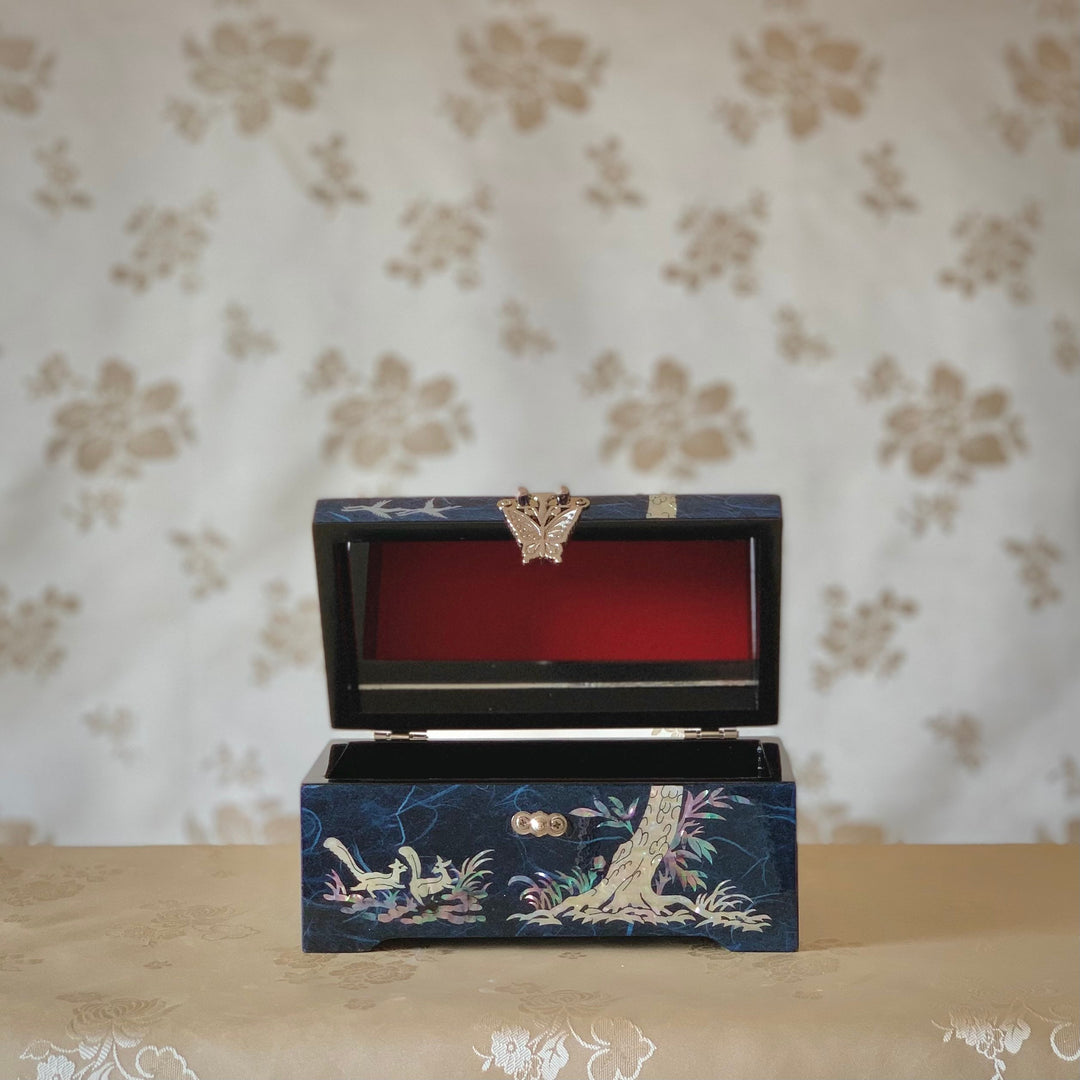 韓国の伝統的なマザーオブパールの手作りジュエリーボックス、松の木と鶴の模様ブルー