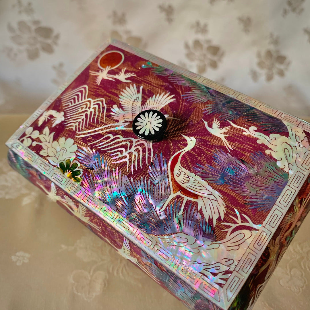 素晴らしい手作りの韓国の伝統的なマザーオブパールパープルジュエリーまたは名刺ボックス、クレーン付き