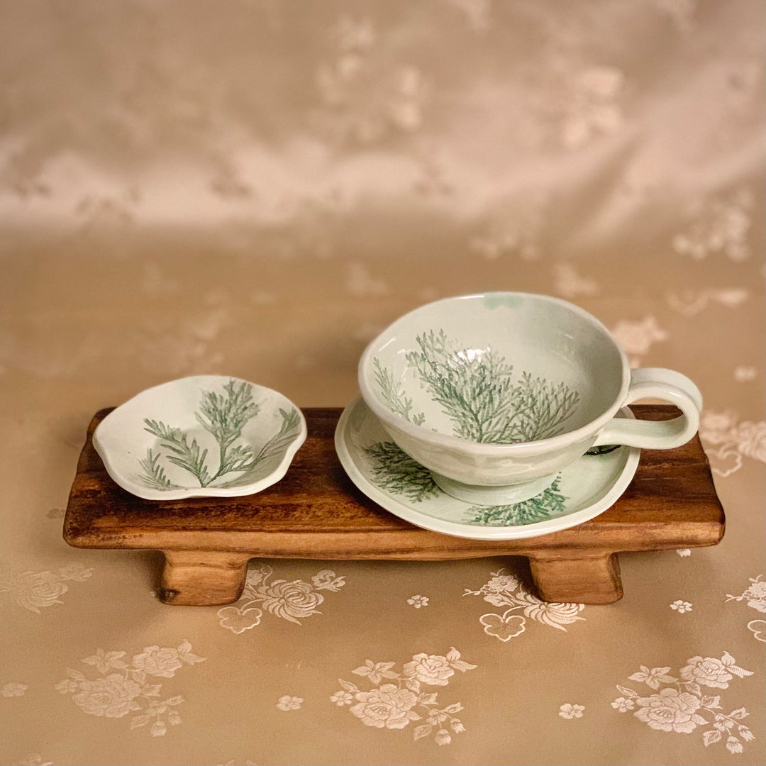 Einzigartiges handgemachtes Teeservice aus koreanischer Keramik mit Blumenmuster