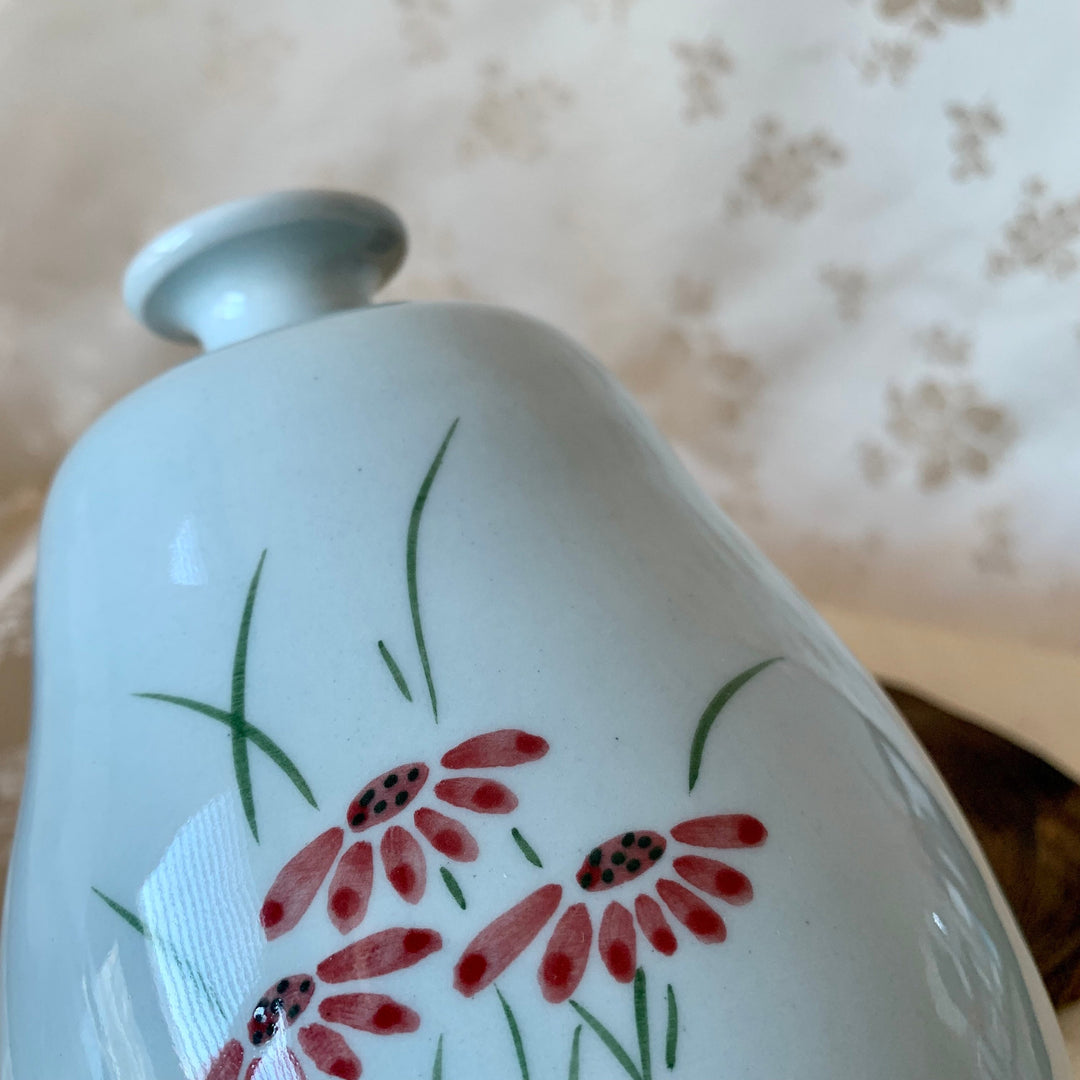 Unique Wild flower collection Korean white porcelain Baekja vase with red flowers pattern